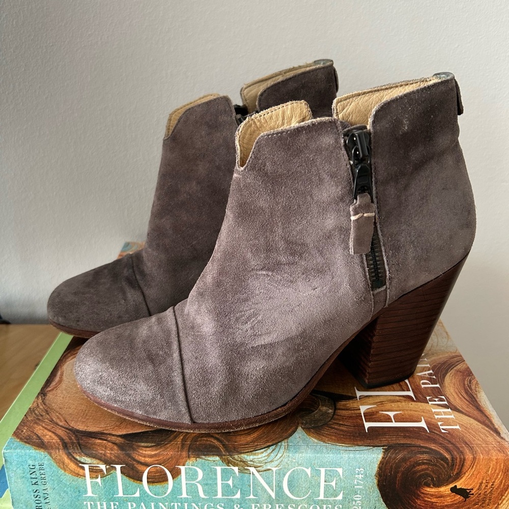 EXC Rag & Bone Margot Stone Gray Taupe Suede Block Heel Ankle Boots 38/7.5